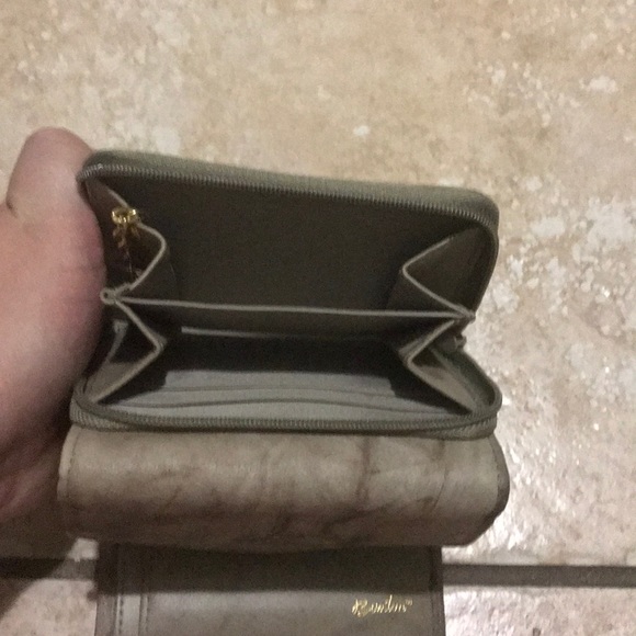 Buxton Leather Wallet - Picture 4 of 5